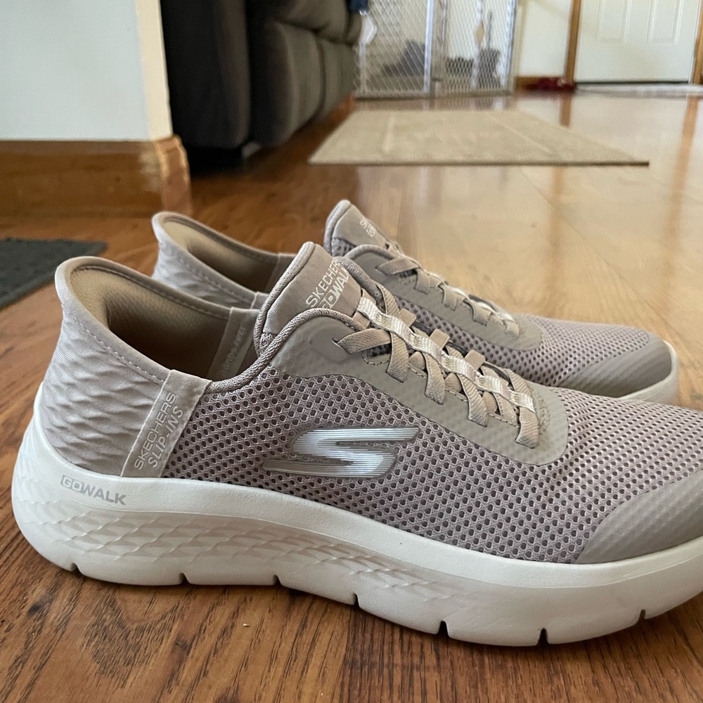 Skechers GOwalk Lightweight Mesh Sneakers in Taupe